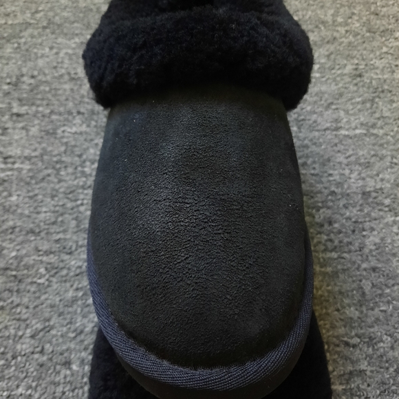 UGG black NWOT suede shoes size 7 - Picture 4 of 12